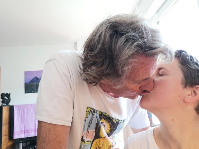 How do these lovers with a 40-year age difference manage to be happy