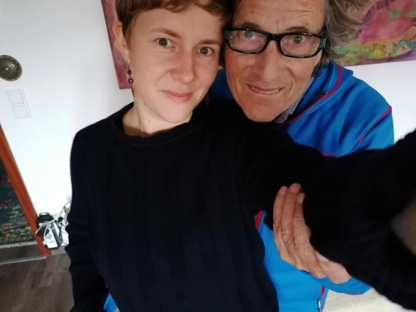 How do these lovers with a 40-year age difference manage to be happy