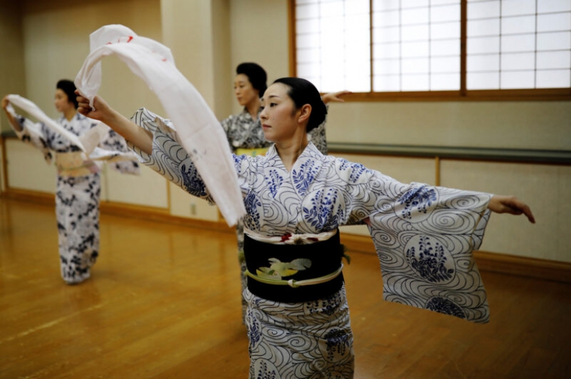 How Japanese geisha are fighting for survival during a pandemic coronavirus How Japanese geisha are fighting for survival during a pandemic coronavirus