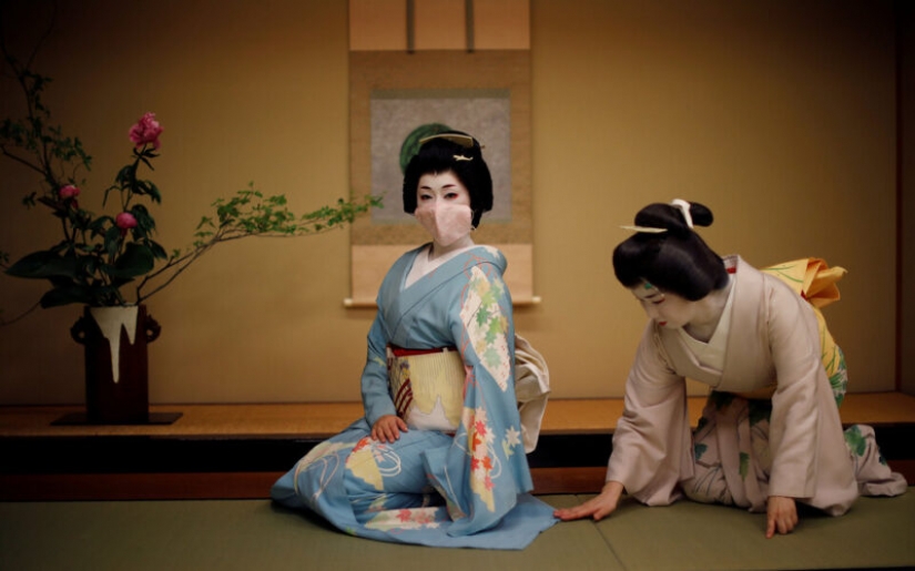 How Japanese geisha are fighting for survival during a pandemic coronavirus How Japanese geisha are fighting for survival during a pandemic coronavirus