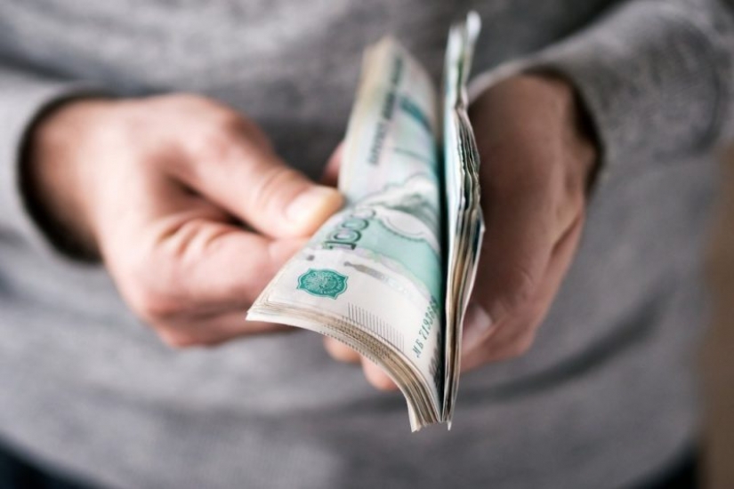 How to cut costs in a crisis? 7 effective tips