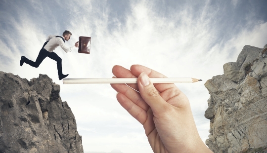 How to keep effectiveness in a crisis?