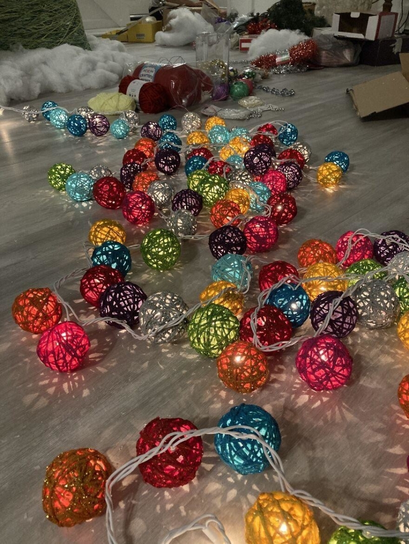 How to make an original Christmas tree with their hands