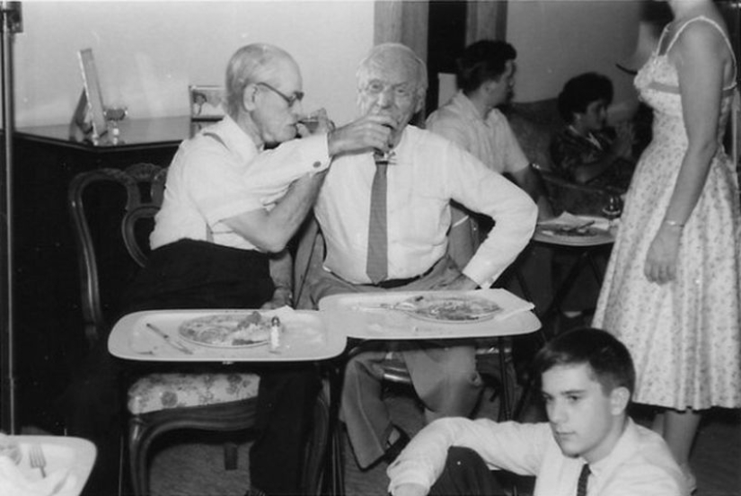 How two psychiatrists had fun: the epic photoshop of Carl Jung and Sigmund Freud