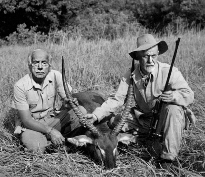 How two psychiatrists had fun: the epic photoshop of Carl Jung and Sigmund Freud