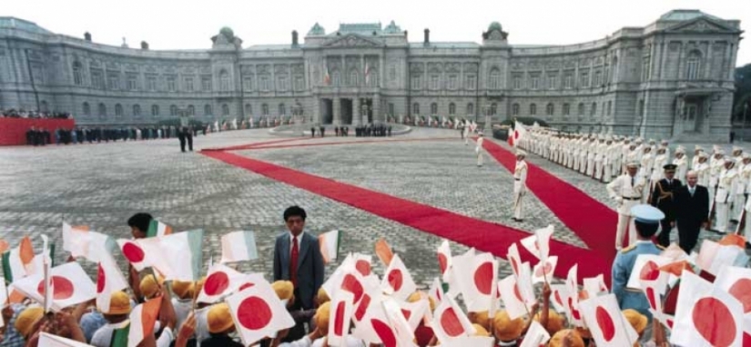 How were the most expensive and magnificent funerals of famous people in history How were the most expensive and magnificent funerals of famous people in history