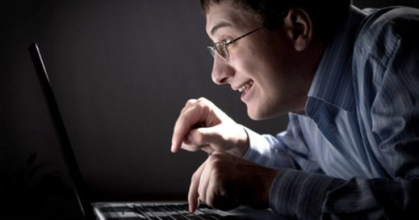 "I'm not a gynecologist, but I can look at it": the Italian examined women online for 4 months, posing as a doctor "I'm not a gynecologist, but I can look at it": the Italian examined women online for 4 months, posing as a doctor