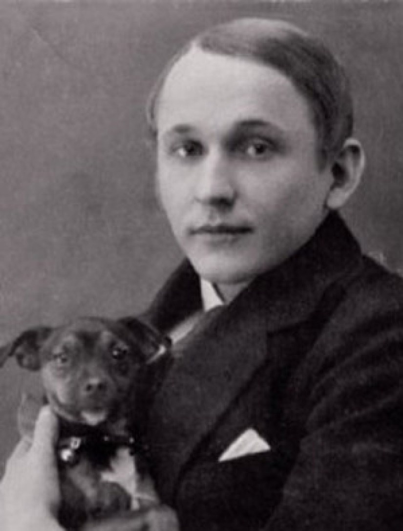 In banana-lemon Singapore: the life and love of Alexander Vertinsky In banana-lemon Singapore: the life and love of Alexander Vertinsky