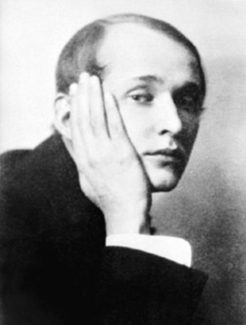 In banana-lemon Singapore: the life and love of Alexander Vertinsky In banana-lemon Singapore: the life and love of Alexander Vertinsky