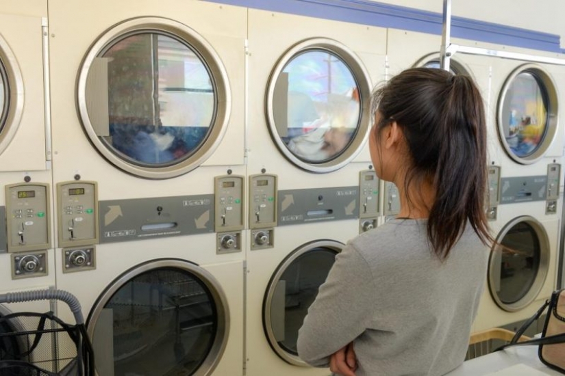 In Japan, the police detained a pervert-record holder In Japan, the police detained a pervert-record holder