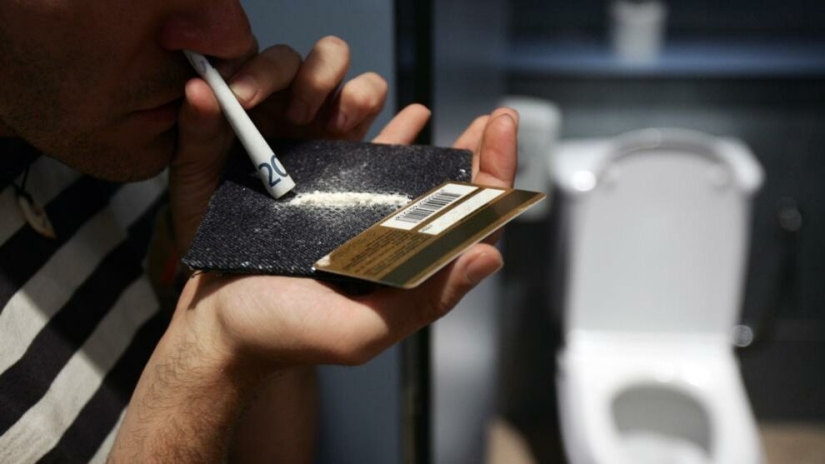 In pubs and libraries in Britain, they began using a spray against drug addicts
