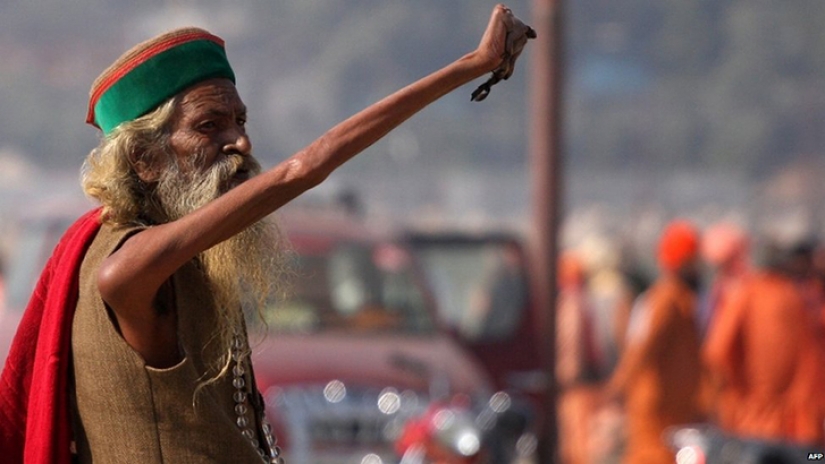 In the name of peace and God: a Hindu holds his hand up since 1973 In the name of peace and God: a Hindu holds his hand up since 1973