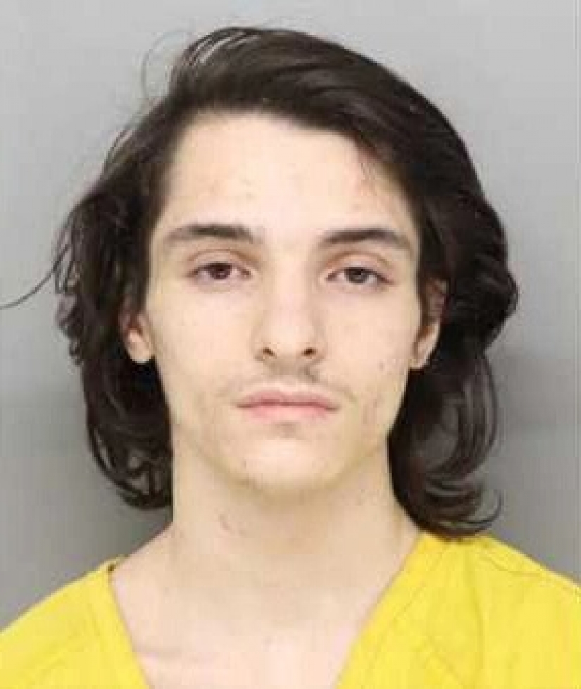 In the US, the rapist was forced to have sex a teenage girl, after spending three weeks under her bed