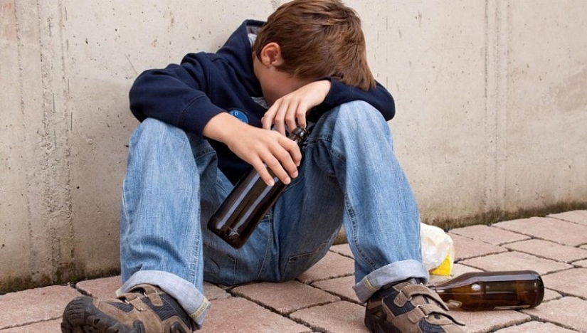 In the USA, a woman was arrested for arranging drunken orgies with teenagers