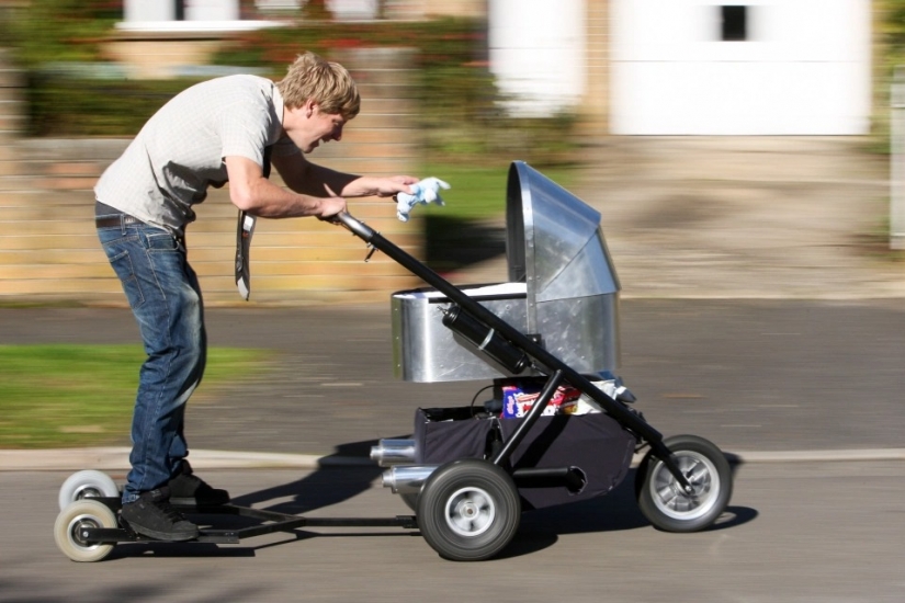 Ingenious technique from a simple plumber: the Briton designed a high-speed toilet on wheels