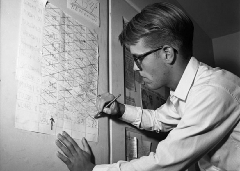 Insomnia length of 264 hours what was the end of the experiment the student, who did not sleep for 11 days Insomnia length of 264 hours what was the end of the experiment the student, who did not sleep for 11 days