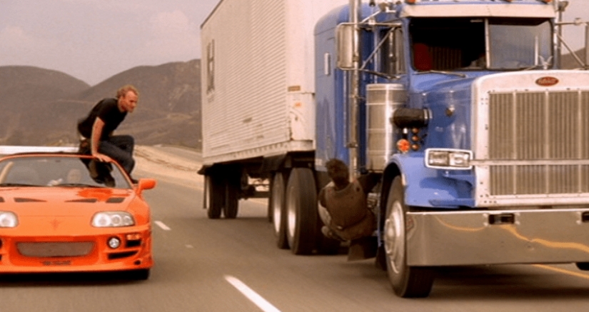 Irkutsk fast and furious: father and son stole goods from trucks on the move, as in an action movie Irkutsk fast and furious: father and son stole goods from trucks on the move, as in an action movie