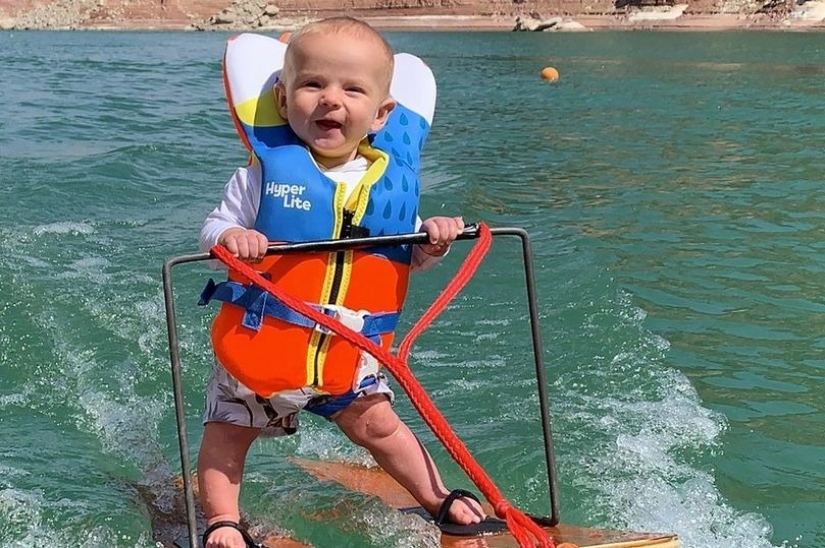 Is this child abuse? What are the parents accused of, who put the baby on water skiing Is this child abuse? What are the parents accused of, who put the baby on water skiing