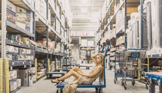 It's not the place that paints the photo, but the photographer is the place: how to take beautiful pictures in ugly places