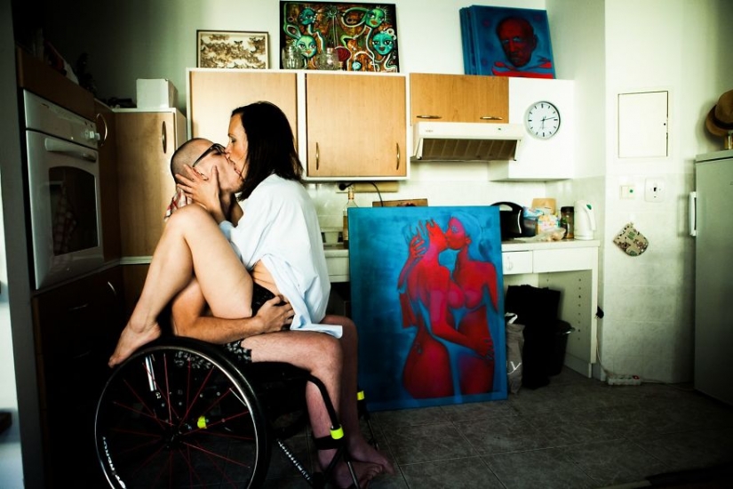 Japonés sin hogar, Satanistas y los raperos: fotógrafo documentos de la vida de las subculturas de todo el mundo Japonés sin hogar, Satanistas y los raperos: fotógrafo documentos de la vida de las subculturas de todo el mundo