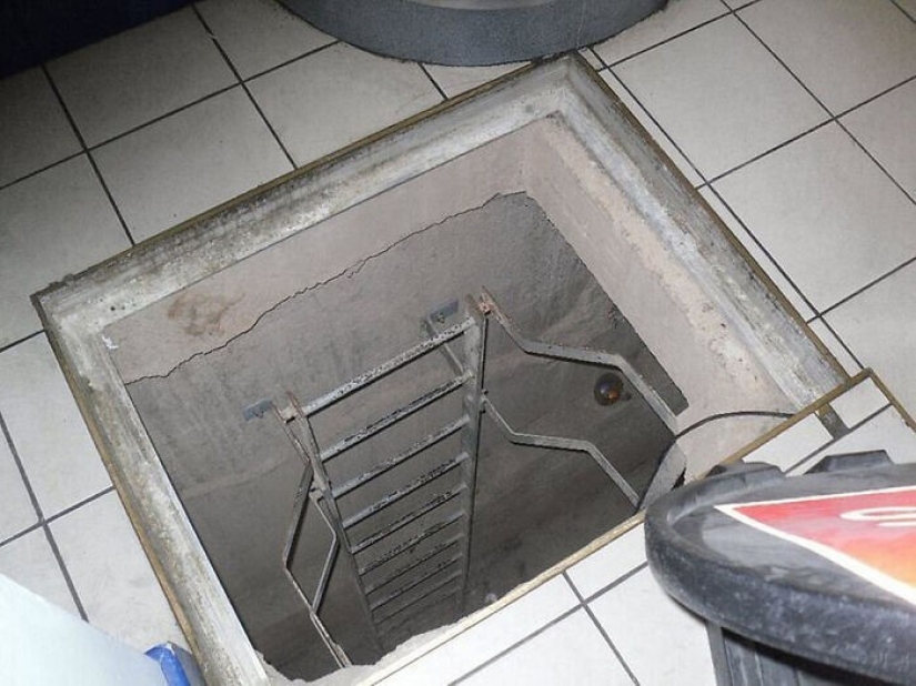 Journey in 1993: looks like an abandoned British pub, which was closed 27 years ago Journey in 1993: looks like an abandoned British pub, which was closed 27 years ago