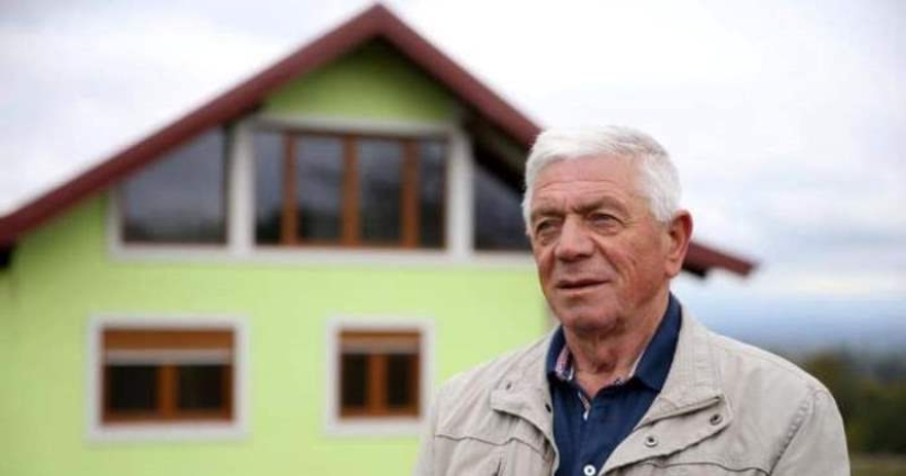 Jubilado bosnio construyó una casa giratoria para complacer a una esposa gruñona Jubilado bosnio construyó una casa giratoria para complacer a una esposa gruñona