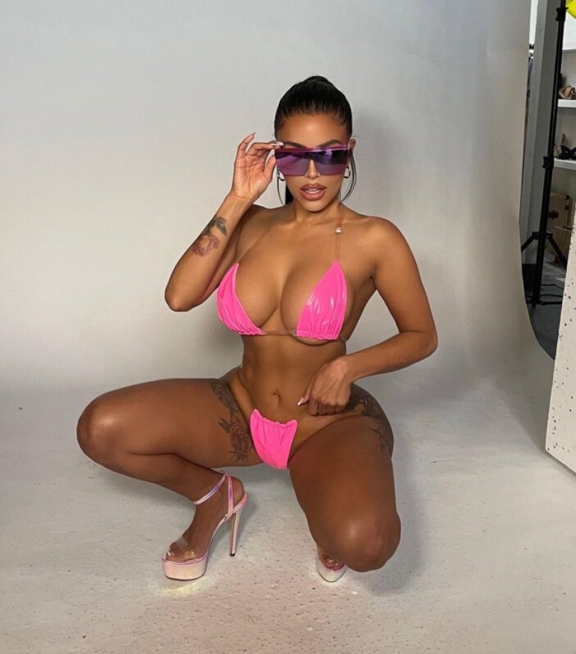 La blogger y modelo Chloe Saxon mostró el traje de baño más arriesgado del mundo La blogger y modelo Chloe Saxon mostró el traje de baño más arriesgado del mundo