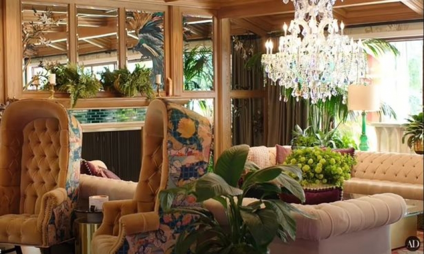 La casa que Cara Delevingne construyó: un túnel-vagina, un pozo con globos y otras locuras