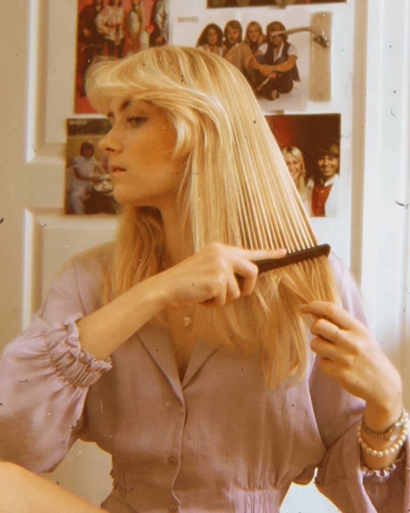 La chica se enamoró de la época de los 70 y cambió por completo su estilo