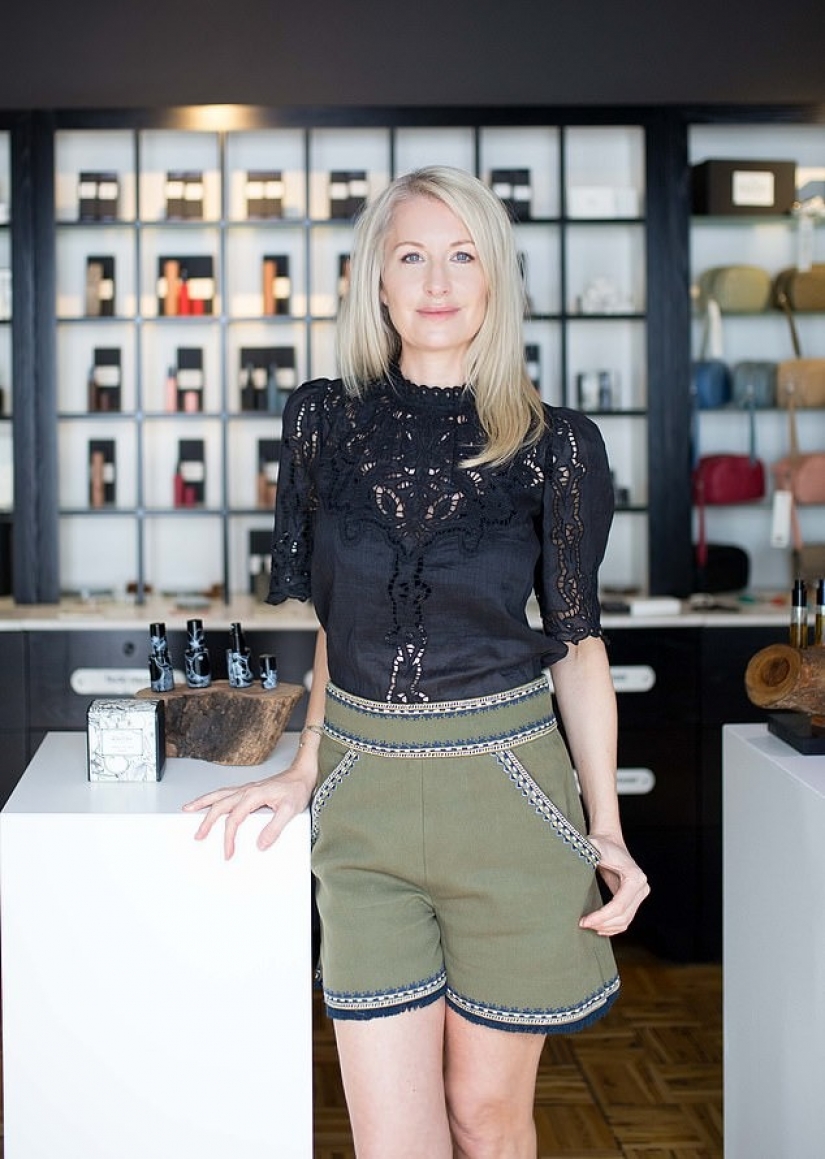 La decimocuarta esposa: cómo una mujer británica se convirtió en la próxima esposa del líder de un culto indio