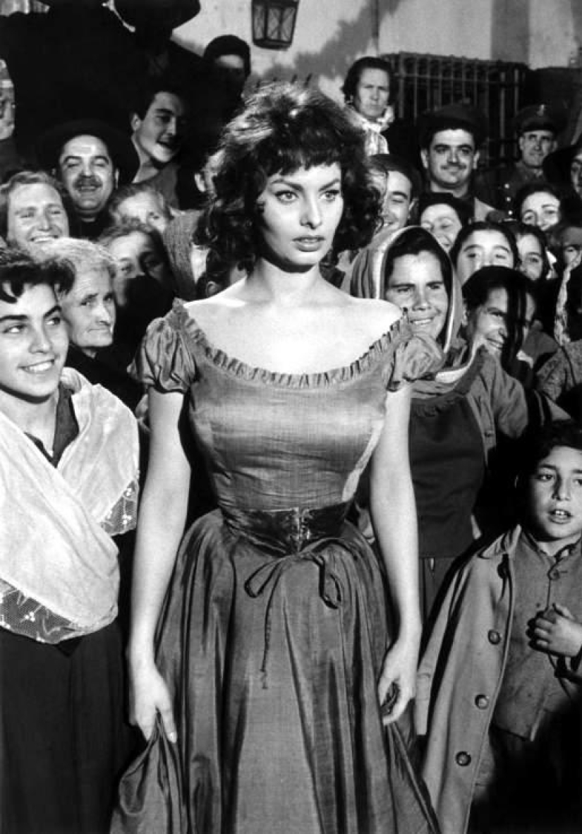 La incomparable Sophia Loren, la mujer italiana más hermosa, cumplió 86 años hoy La incomparable Sophia Loren, la mujer italiana más hermosa, cumplió 86 años hoy
