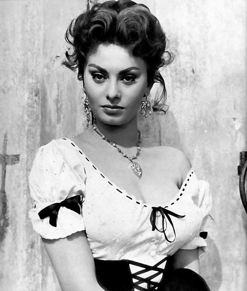 La incomparable Sophia Loren, la mujer italiana más hermosa, cumplió 86 años hoy La incomparable Sophia Loren, la mujer italiana más hermosa, cumplió 86 años hoy