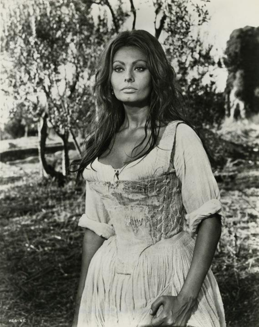 La incomparable Sophia Loren, la mujer italiana más hermosa, cumplió 86 años hoy La incomparable Sophia Loren, la mujer italiana más hermosa, cumplió 86 años hoy