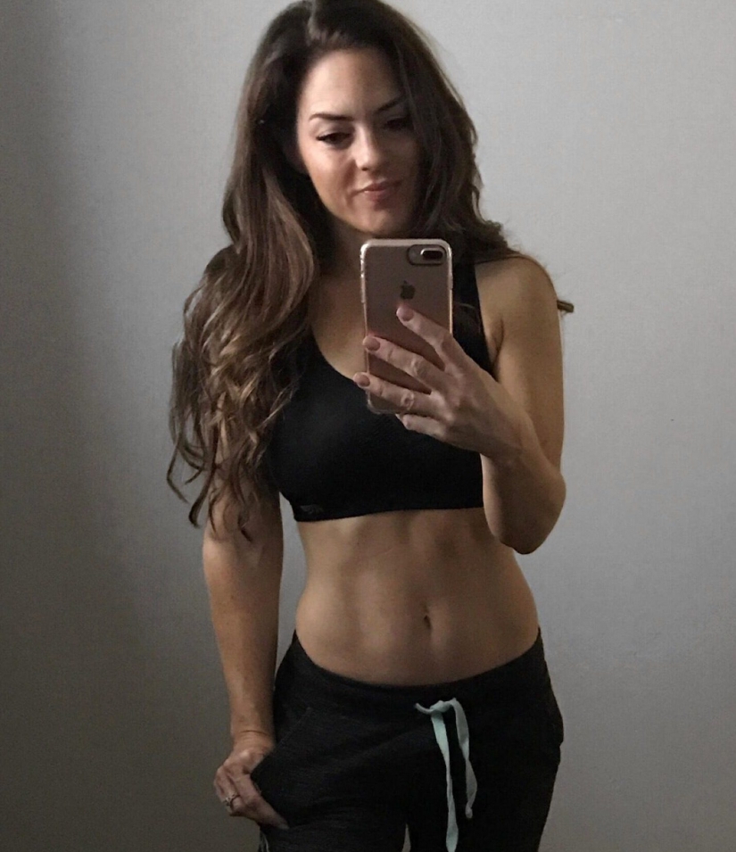 La maternidad no es un obstáculo para la figura: la madre de siete hijos de los Estados Unidos se confunde con la hermana de sus hijas La maternidad no es un obstáculo para la figura: la madre de siete hijos de los Estados Unidos se confunde con la hermana de sus hijas