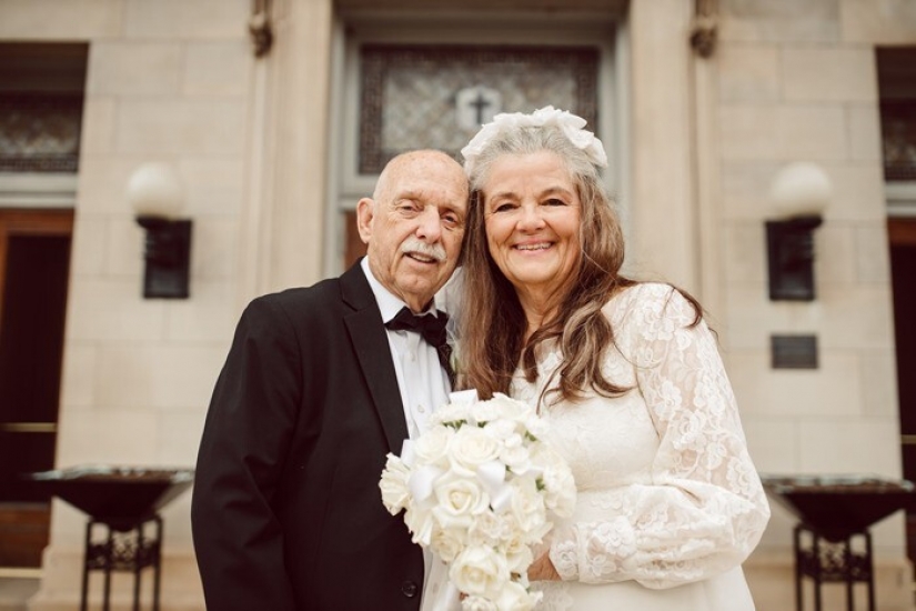 La pareja ganó el Internet con una sesión de fotos de los 50 años de aniversario de boda