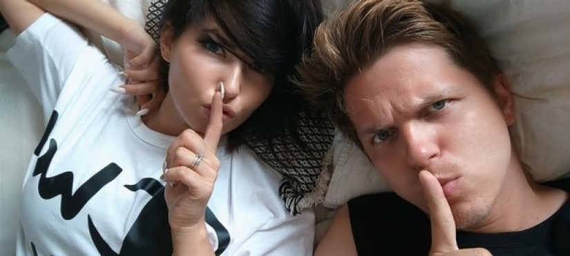 La pareja se quedó sin trabajo, pero obtienen mucho dinero vendiendo videos de sexo en OnlyFans La pareja se quedó sin trabajo, pero obtienen mucho dinero vendiendo videos de sexo en OnlyFans