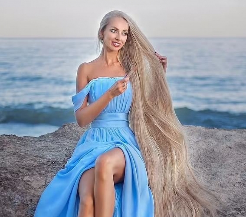 La verdadera Rapunzel, que no se ha cortado el cabello rubio natural durante 30 AÑOS, revela el secreto de los mechones largos. La verdadera Rapunzel, que no se ha cortado el cabello rubio natural durante 30 AÑOS, revela el secreto de los mechones largos.
