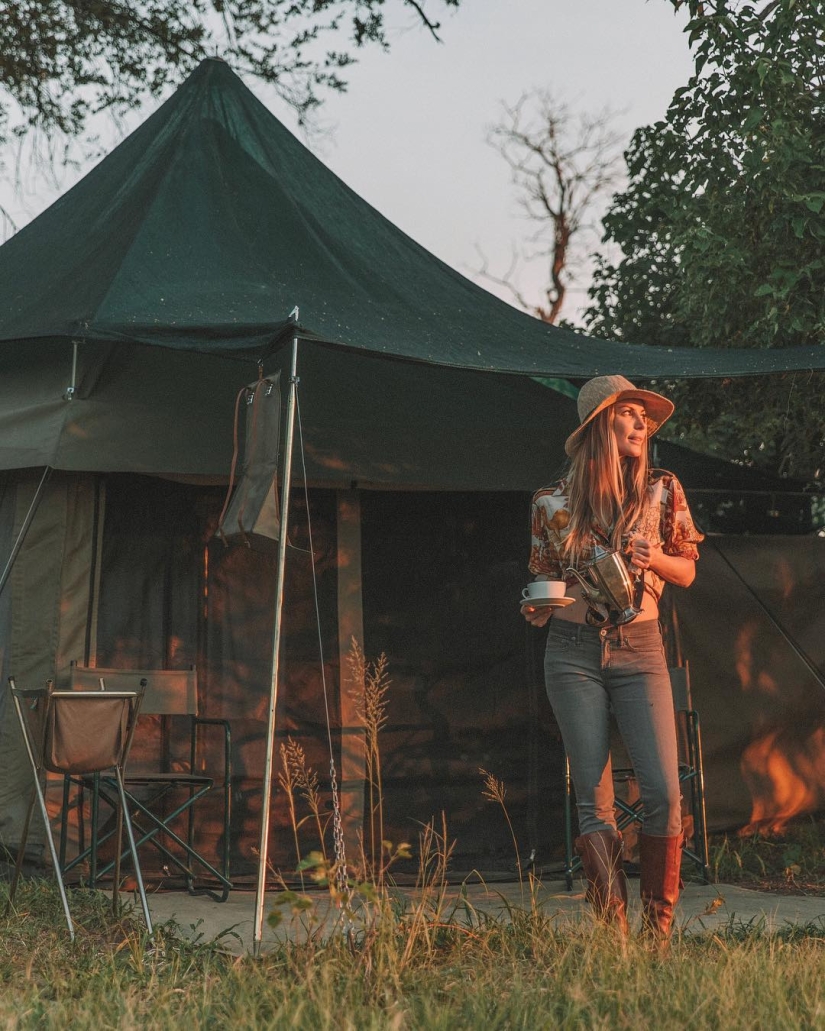 La Viuda Alegre: La esposa del difunto Hugh Hefner está disfrutando de una vida glamurosa y ya ha encontrado un nuevo amor La Viuda Alegre: La esposa del difunto Hugh Hefner está disfrutando de una vida glamurosa y ya ha encontrado un nuevo amor