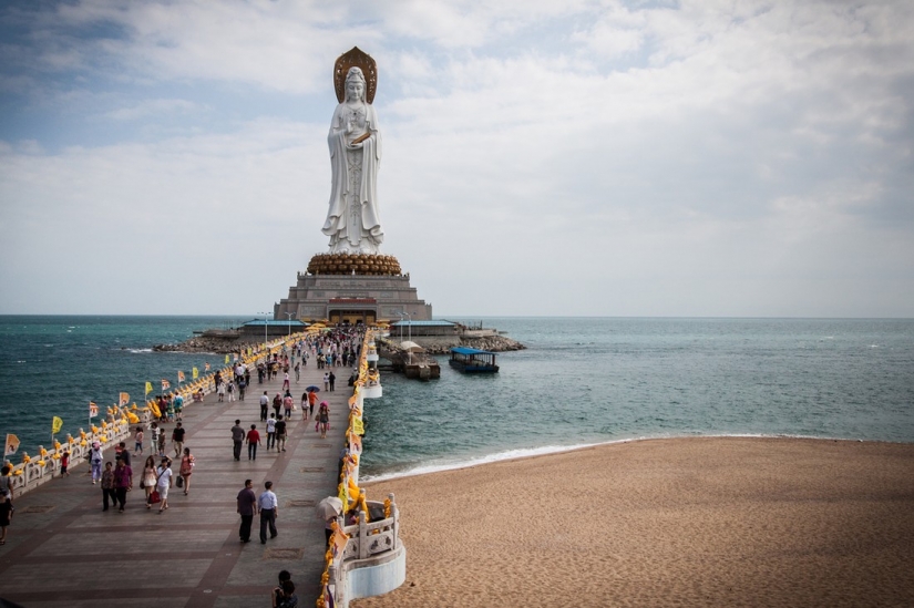las 15 estatuas más altas y grandiosas las 15 estatuas más altas y grandiosas