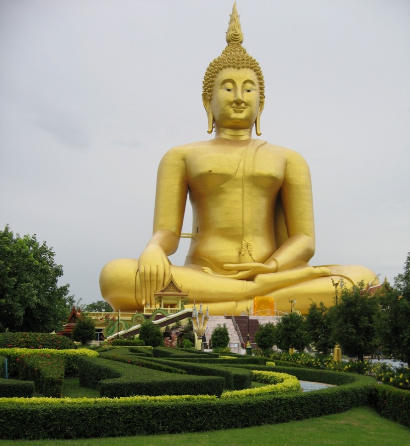 las 15 estatuas más altas y grandiosas las 15 estatuas más altas y grandiosas