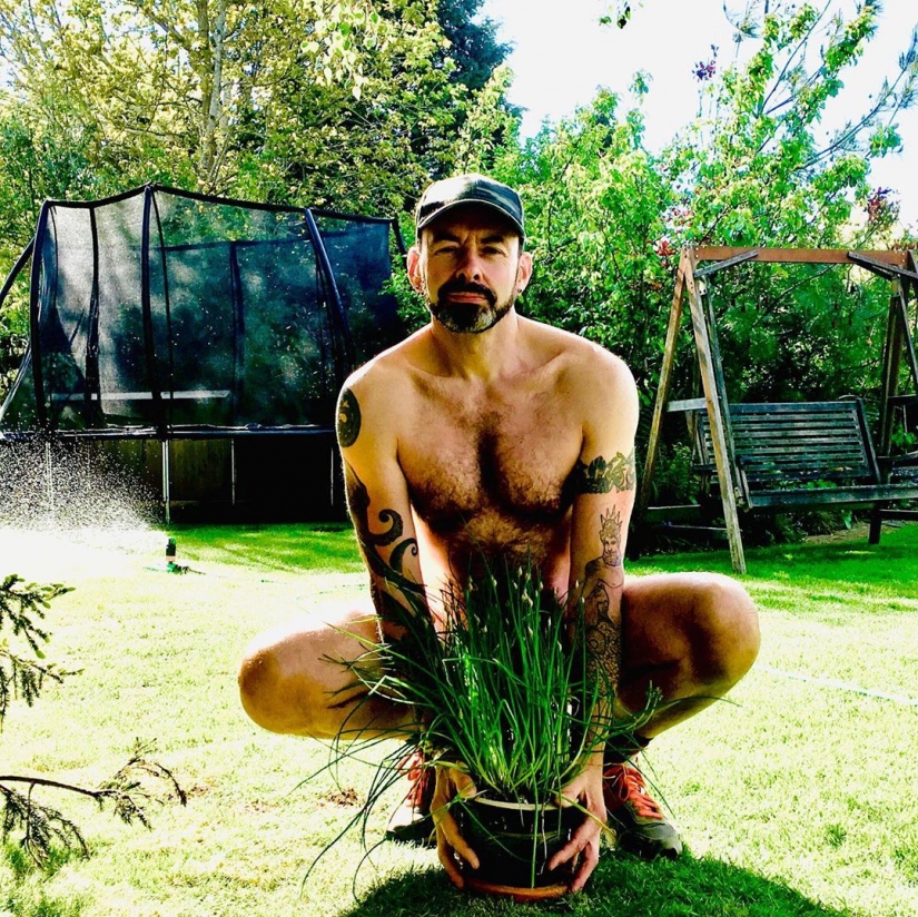 Las fotos más creativas de la red flash mob Día Mundial del Jardinero Desnudo