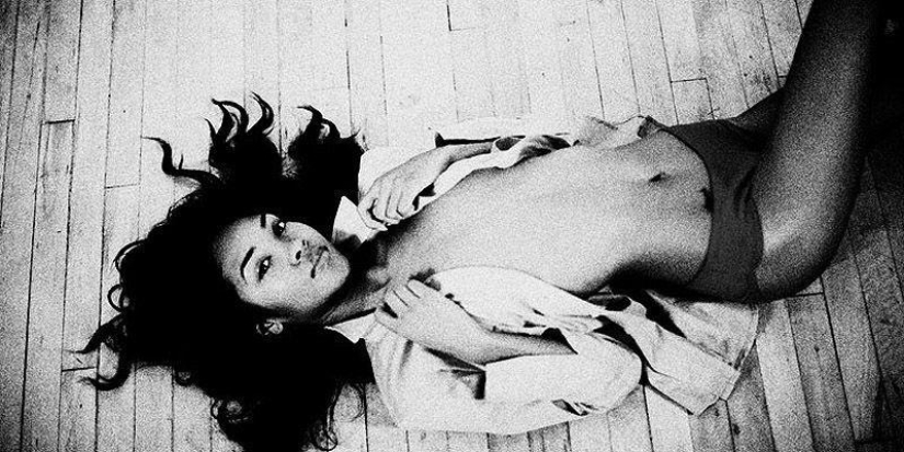 Las fotos más provocativas del archivo fotográfico de American Apparel Las fotos más provocativas del archivo fotográfico de American Apparel