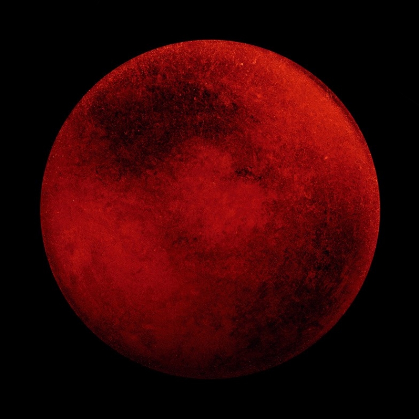 "Las imágenes de satélite" de los fondos de las viejas ollas y sartenes, el fotógrafo Christopher Jonassen