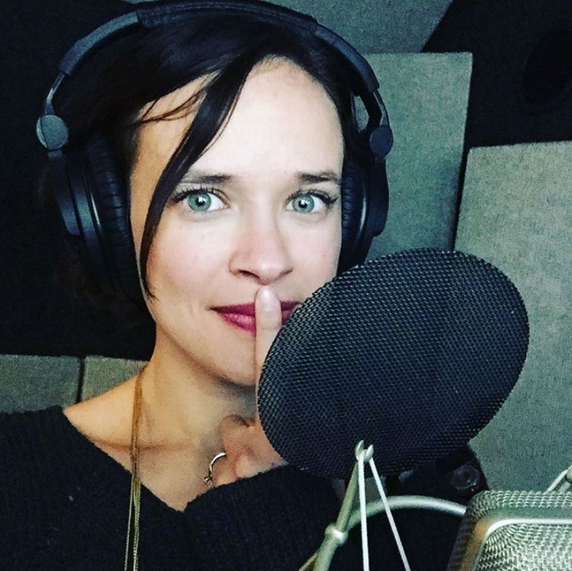 "Le pedí a amigos de diferentes países que enviaran una foto de la chica más hermosa"