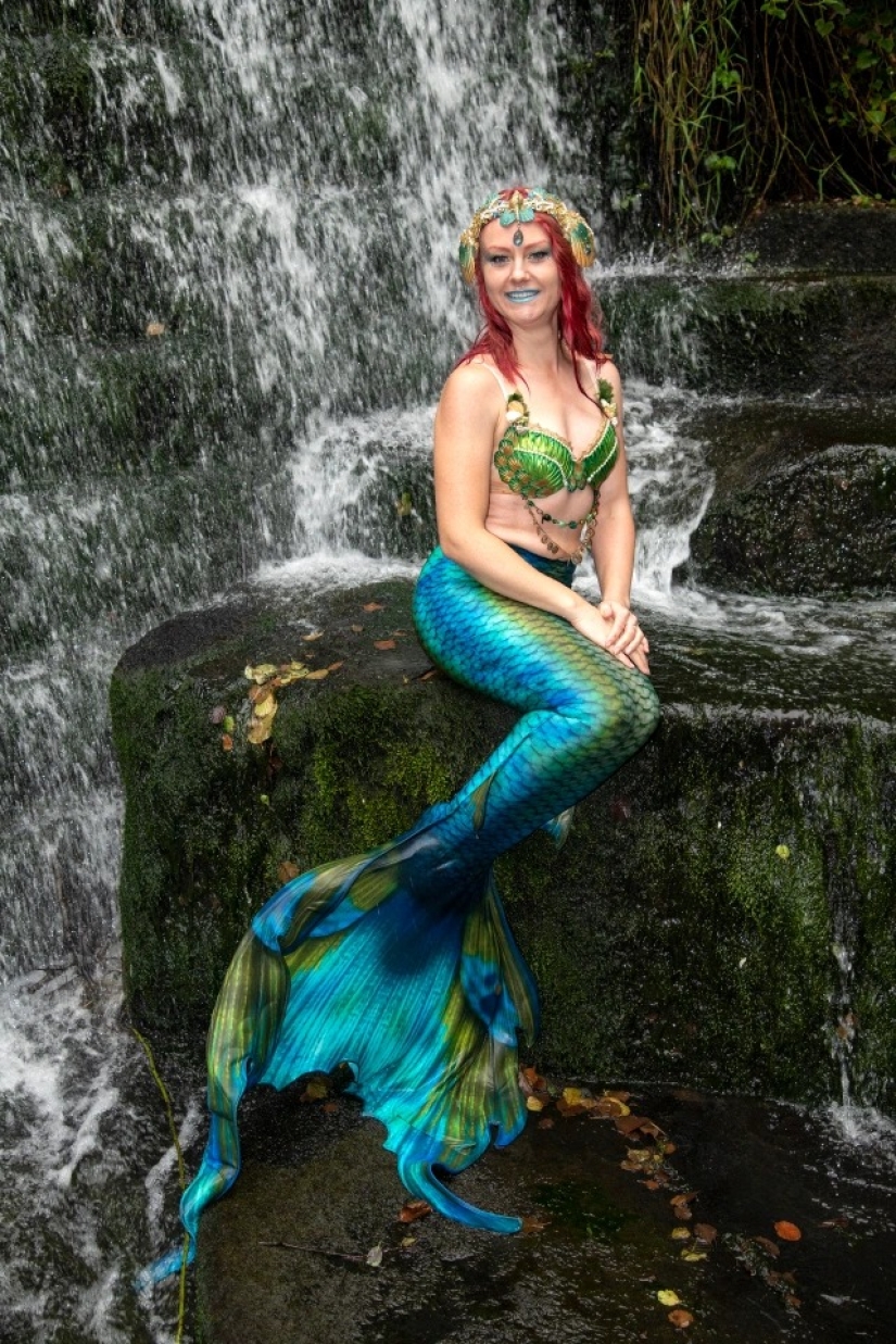 Like a fish in water: professional mermaids returned to aquariums after quarantine Like a fish in water: professional mermaids returned to aquariums after quarantine