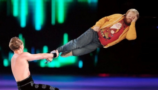 Esto es lo que sucede cuando duermes en tu lugar de trabajo.