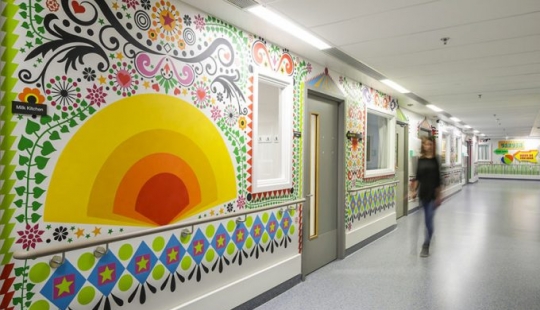 Los artistas han convertido el hospital infantil de Londres en un lugar colorido