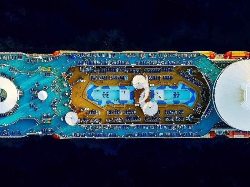 Los cruceros tienen una impresionante vista desde la parte superior Los cruceros tienen una impresionante vista desde la parte superior