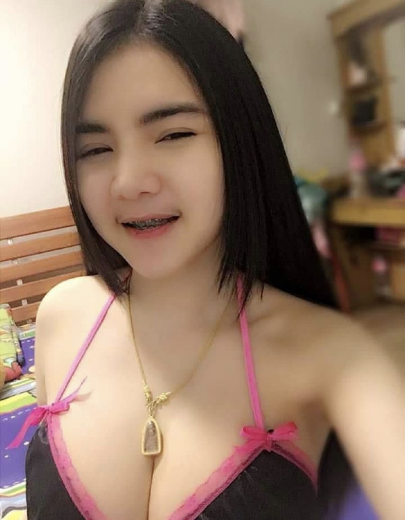 Los hombres están locos por el cuerpo de esta chica, pero tienen miedo de mirar su cara
