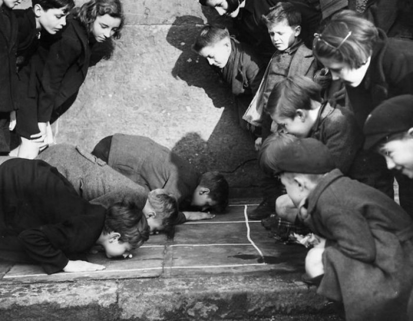 Los tiempos en que todavía no había iPads, y los niños jugaban afuera